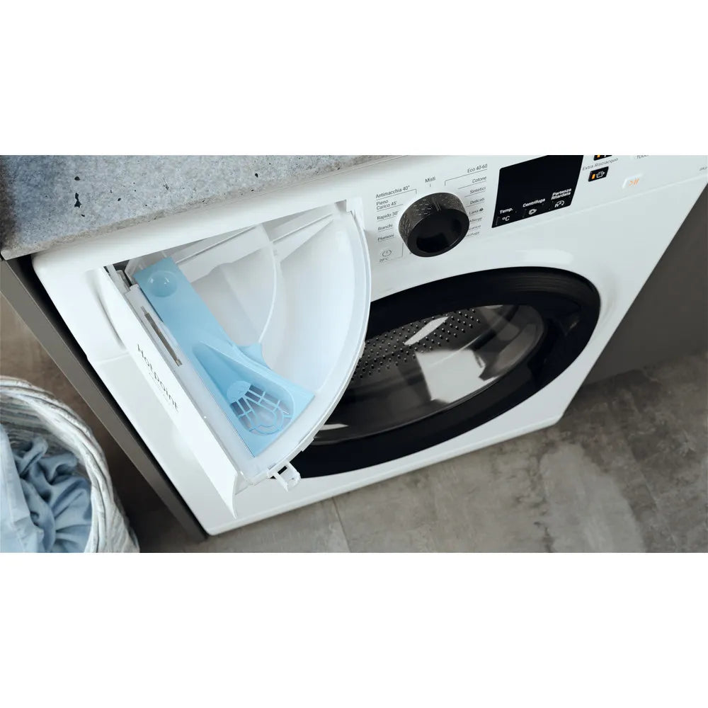 Lavatrice a libera installazione a carica frontale Hotpoint Ariston: 7,0 kg, - NF746WK IT