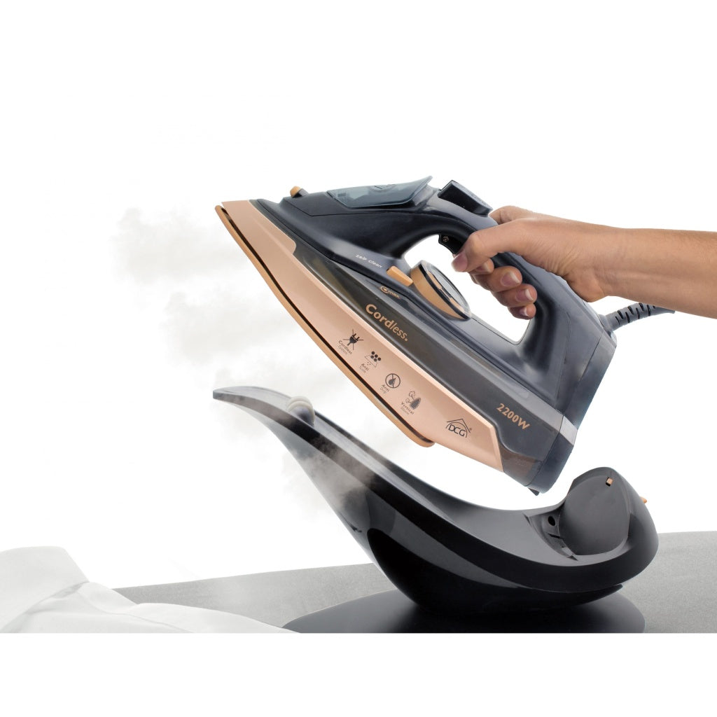 DCG DB 8030 Ferro da Stiro A Vapore cordless 2200 Watt